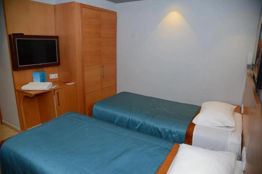 Hotel Al Amal 티즈니트 외부 사진