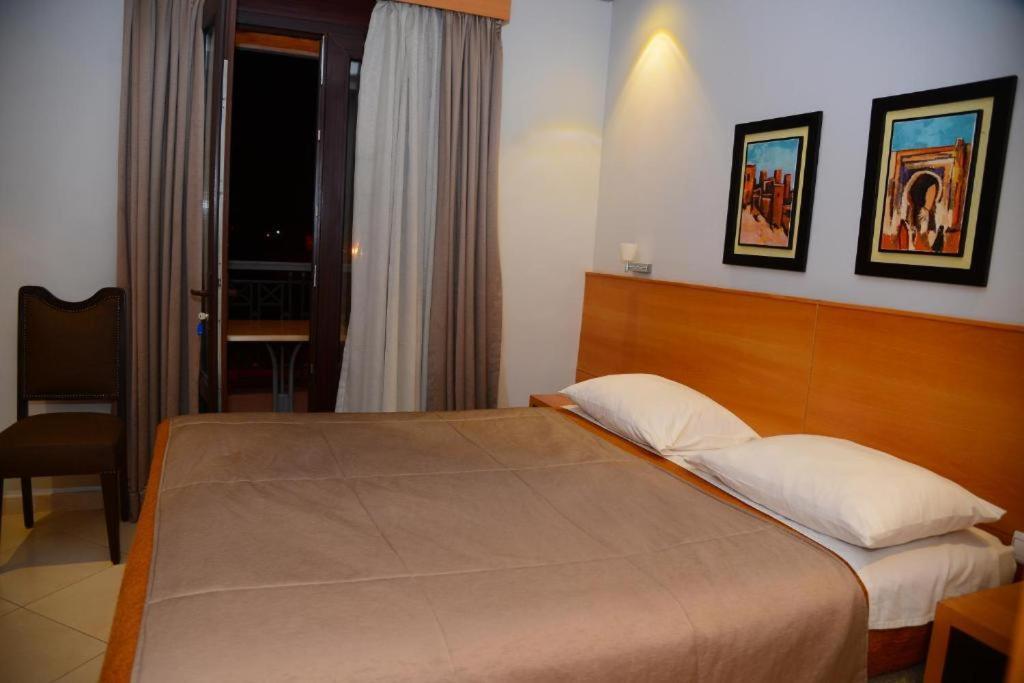 Hotel Al Amal 티즈니트 외부 사진