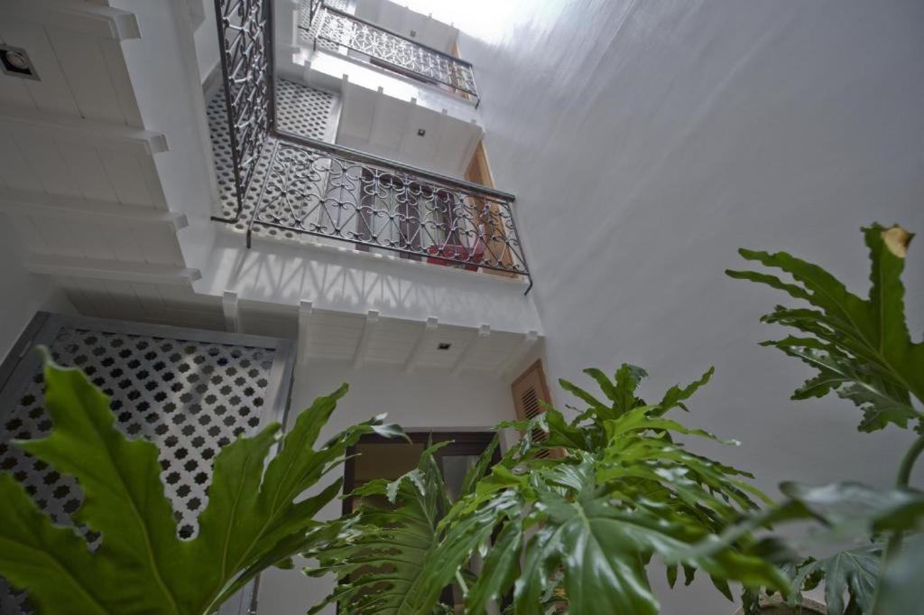 Hotel Al Amal 티즈니트 외부 사진