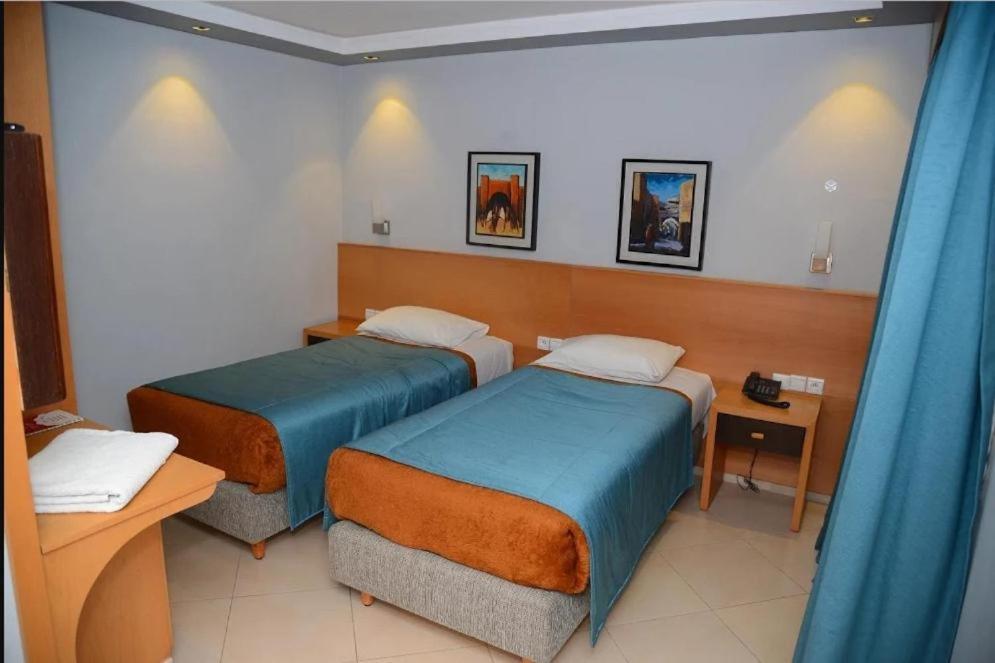 Hotel Al Amal 티즈니트 외부 사진